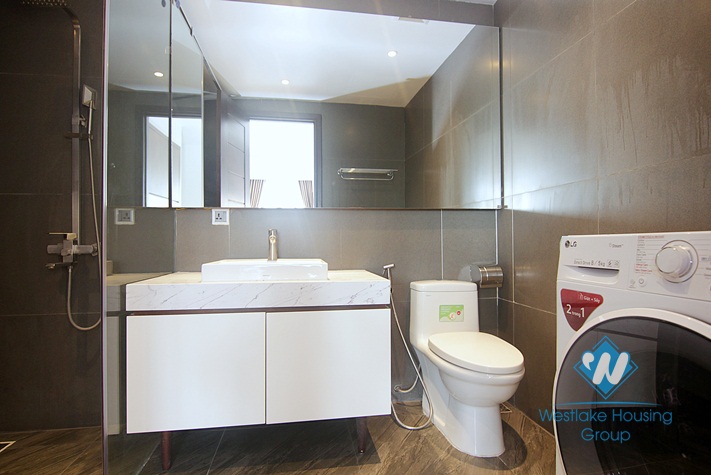 A lovely studio near the Lake side for rent on Tu Hoa street
